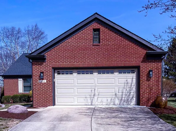 2902 Greystone Pl, Champaign, IL 61822