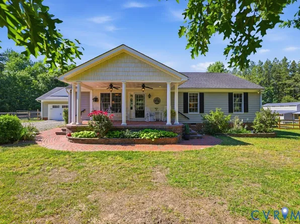 4005 W Chapel Dr, Goochland, VA 23063