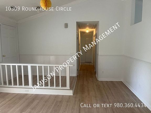 5th image of 10309 Roundhouse Cir