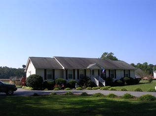 882 Pine Hall Rd, Mathews, VA 23109