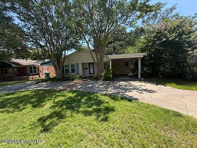 710 Mills Ave — Photo 1
