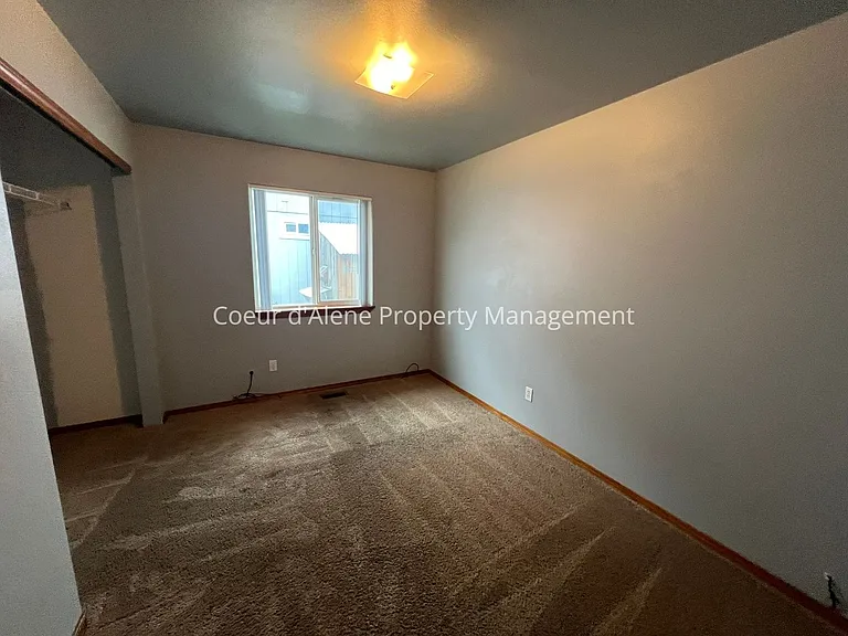3195 N 10th St — Photo 7