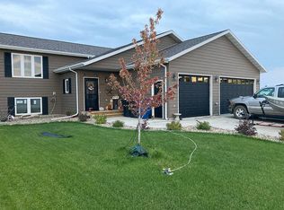 3324 Lyons Ave, Dickinson, ND 58601