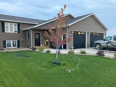 3324 Lyons Ave, Dickinson, ND, 58601