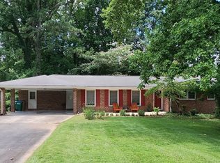 481 Little John Dr, Lilburn, GA 30047