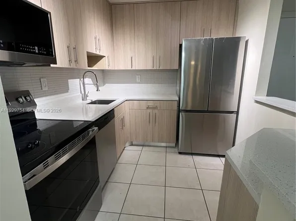 4710 NW 102nd Ave APT 101-22, Doral, FL 33178