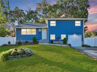 103 Abbott St, Massapequa, NY 11758