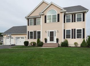 6 Carlson Way, Woburn, MA 01801