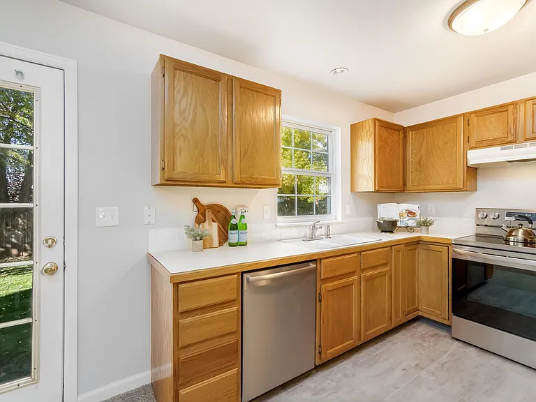 2801 Leisure Dr #B — Photo 7