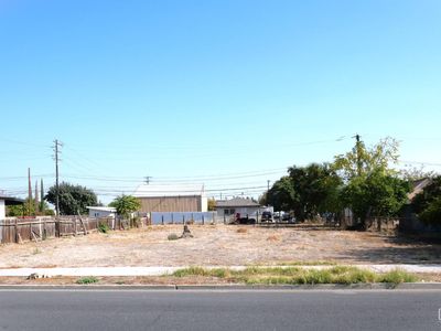 1124 Fremont St, Delano, CA, 93215