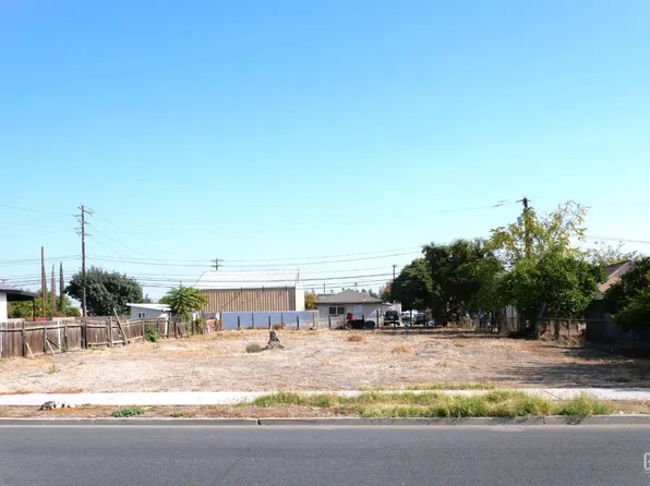 1124 Fremont St, Delano, CA 93215