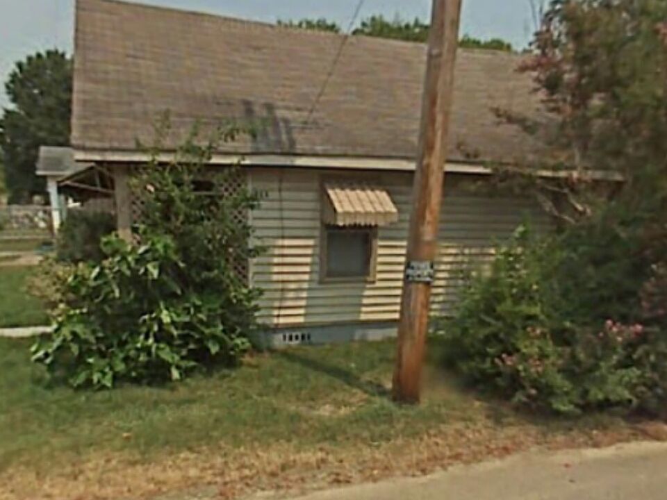 2nd image of 4216 10th Ave