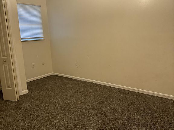 3rd image of 1608 Iola Dr APT B