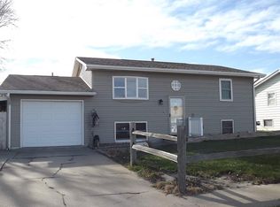 1511 E 34th St, Kearney, NE 68847
