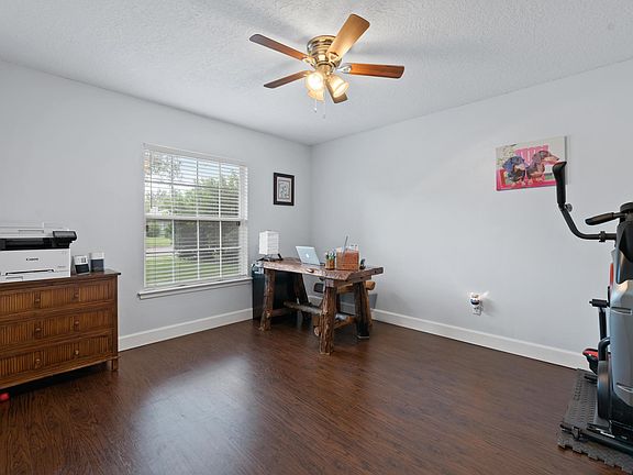 5th image of 5908 Copper Creek Dr