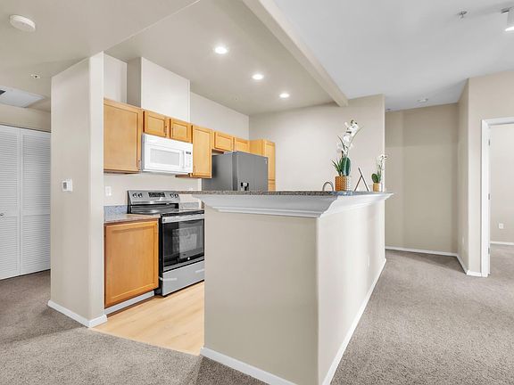 5th image of 4200 E Commerce Way Unit 1813