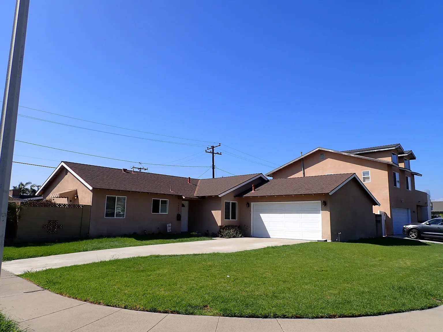 3 bed, 1314 sqft, $4,125 — Photo 2