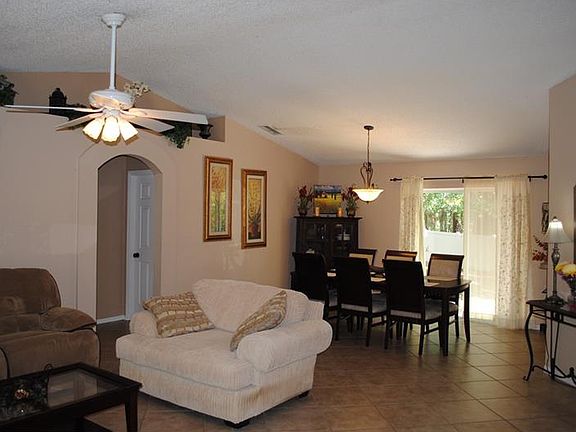 2nd image of 25827 Aberdovey Ave