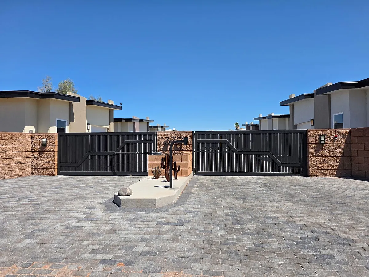 Building Photo - 370 Riverfront Dr