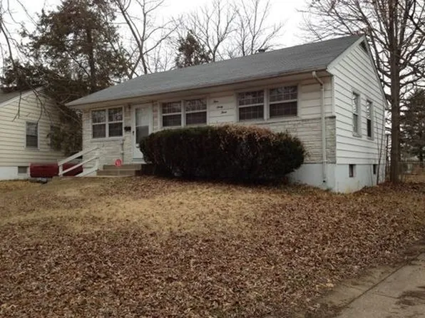 433 Lanark Rd, Saint Louis, MO 63137