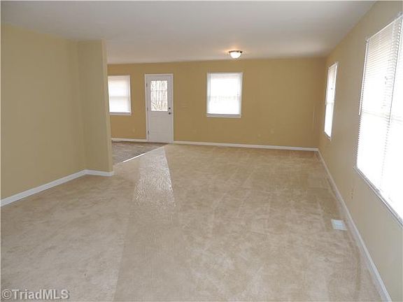 4th image of 3607 Chippendale Trl