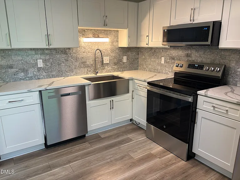 3901 Peppertree Pl — Photo 5