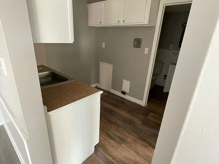 13420 Euclid Ave — Photo 36