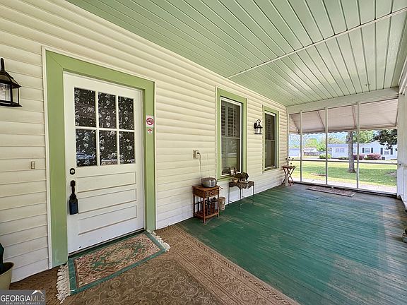 3rd image of 205 White Rd