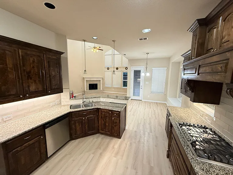 6112 Eldridge Ln — Photo 24