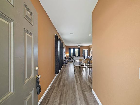 3rd image of 4823 Highland Springs Dr