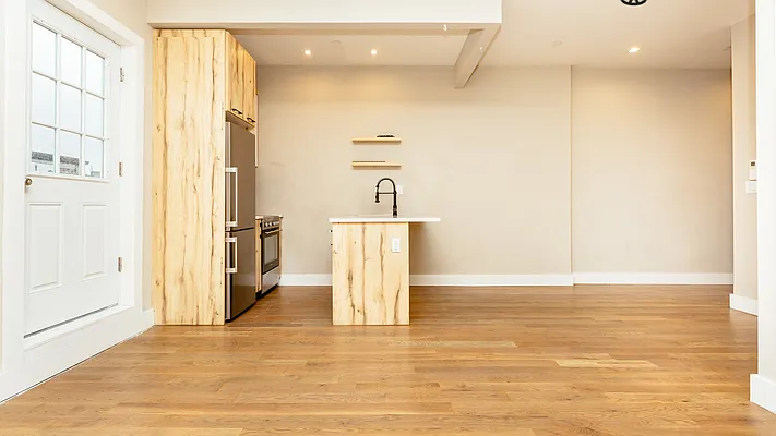 Rented by Nooklyn NYC LLC | media 18