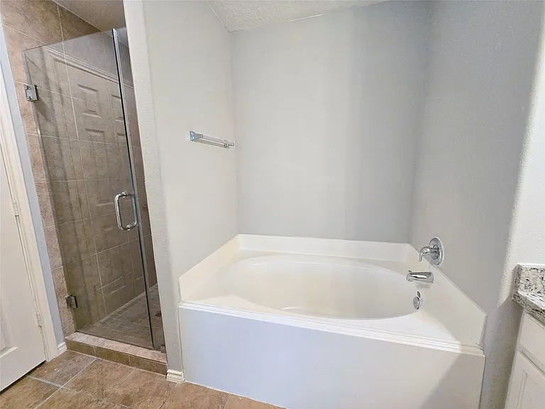 1423 Stone Bluff Dr — Photo 17