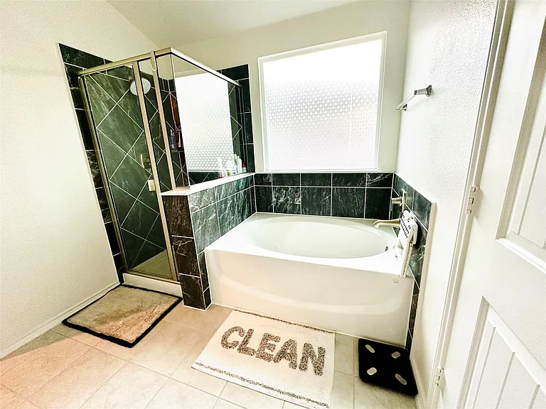 524 Ayinger Ln — Photo 13