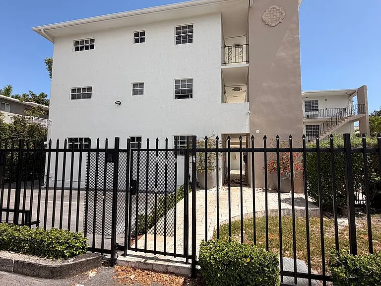 3270 W Trade Ave — Photo 19