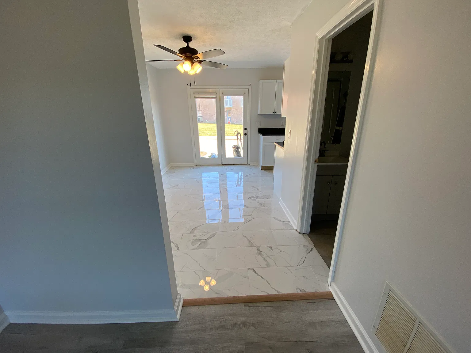 2 bed, 1.5 bath, 850 sqft, $1,000 — Photo 2