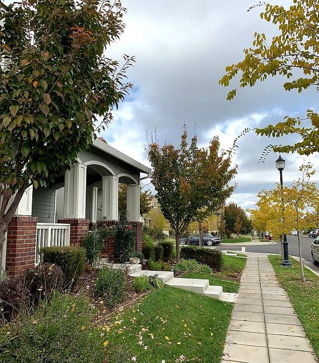 1st image of 727 N Museo Dr