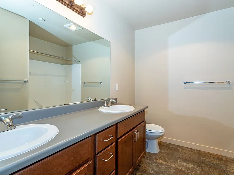 Avaya at Town Center Apartments — Photo 8