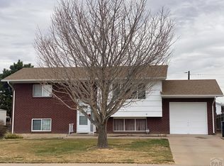 2132 Oakwood Ln, Pueblo, CO 81005