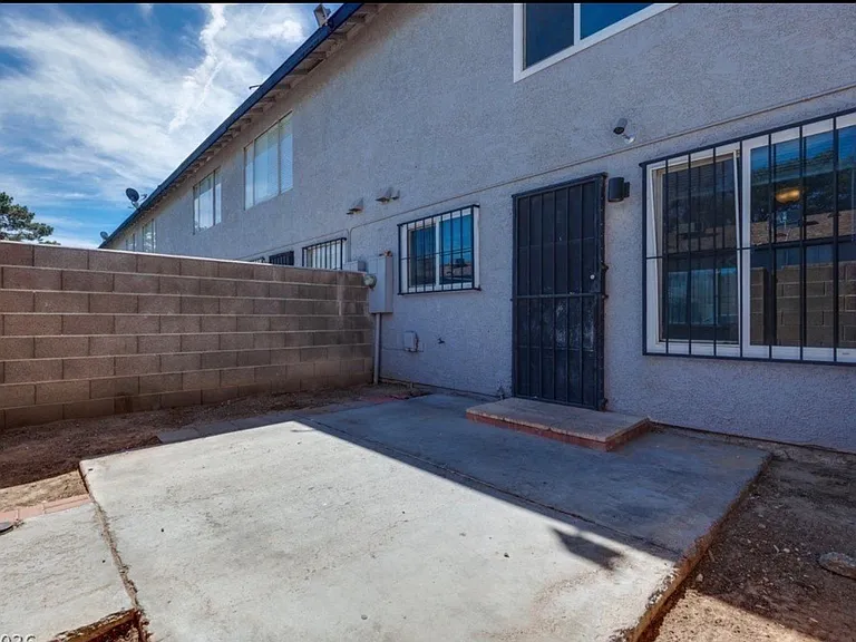 3361 Civic Center Dr #H — Photo 2