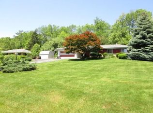 5205 S Menard Dr, New Berlin, WI 53151