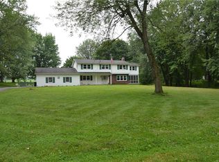 26 Cole Rd, Pittsford, NY 14534