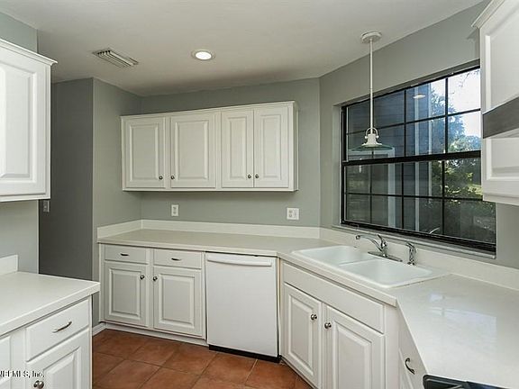 5th image of 141 Willow Pond Ln