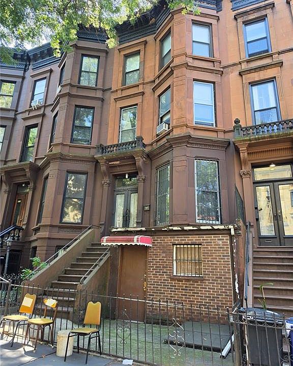 1st image of 816 Union St
