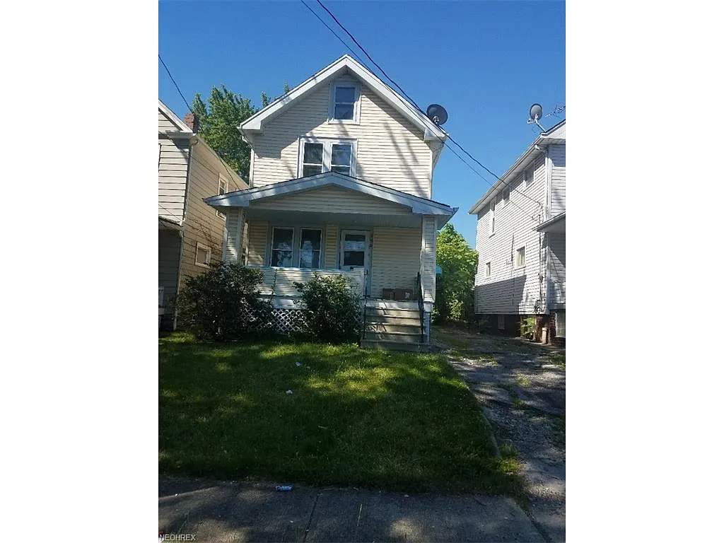 958 Stevenson Rd photo 1