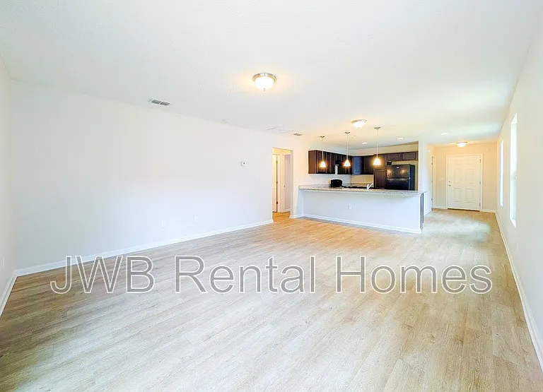 156 Odell St — Photo 3