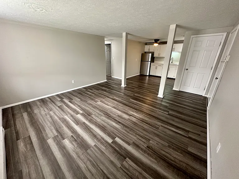 660 S Shore Ct #660 — Photo 2
