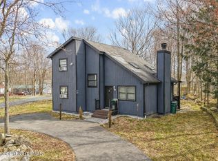 9525 Jasmine Dr, Tobyhanna, PA