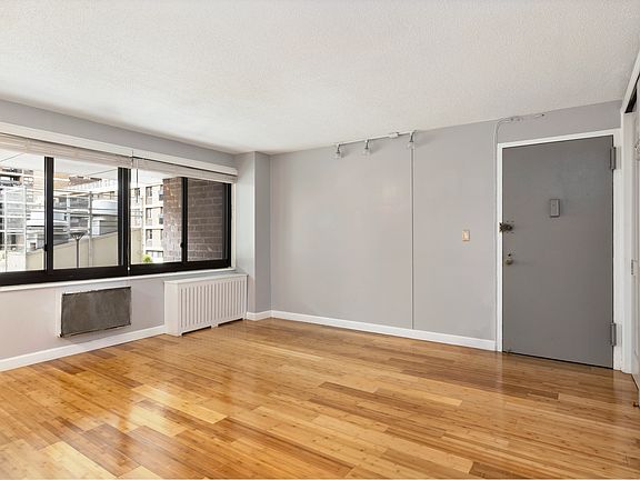 2nd image of 333 Pearl St APT 4A