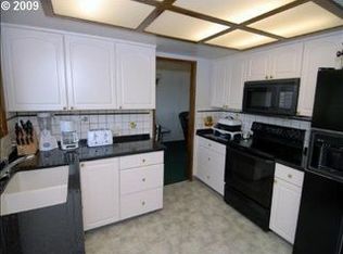 16530 NW Gillihan Rd, Portland, OR 97231