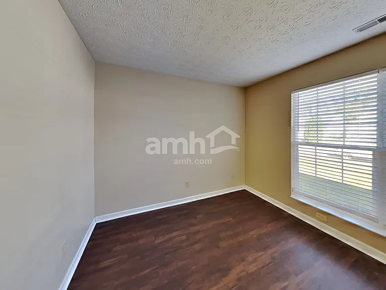 769 Kingston Cir — Photo 10